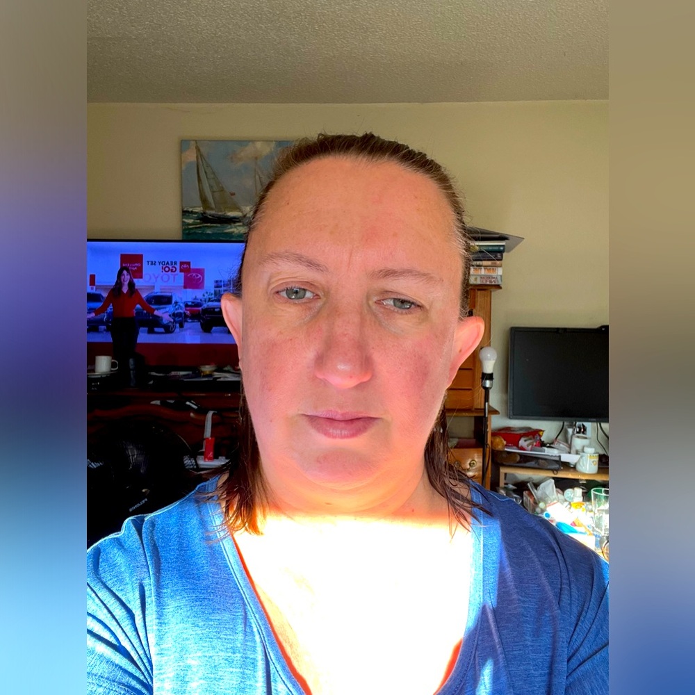 Meet your Posher, Adrianne